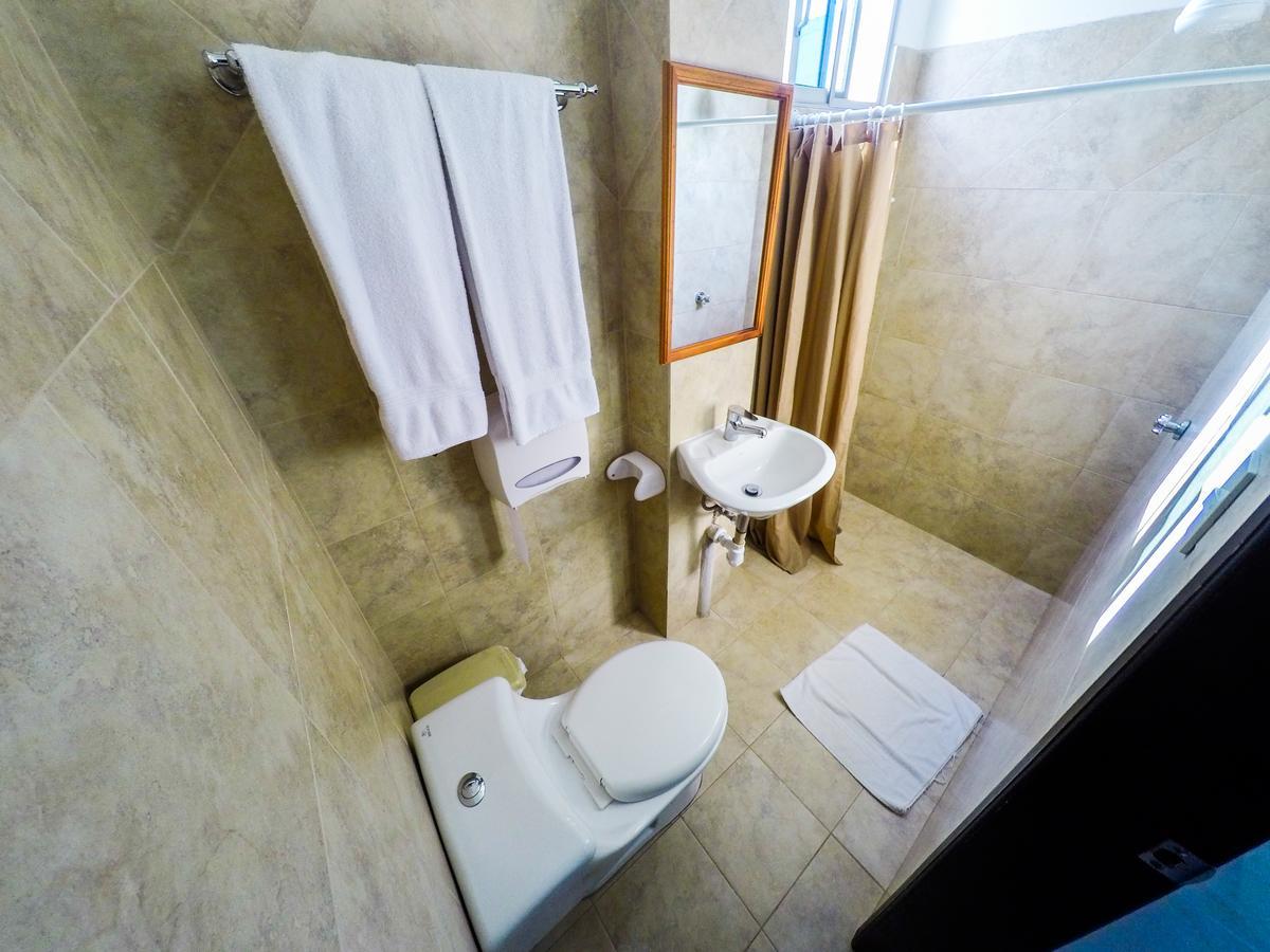 Dc Suites Aeropuerto Guayaquil Esterno foto